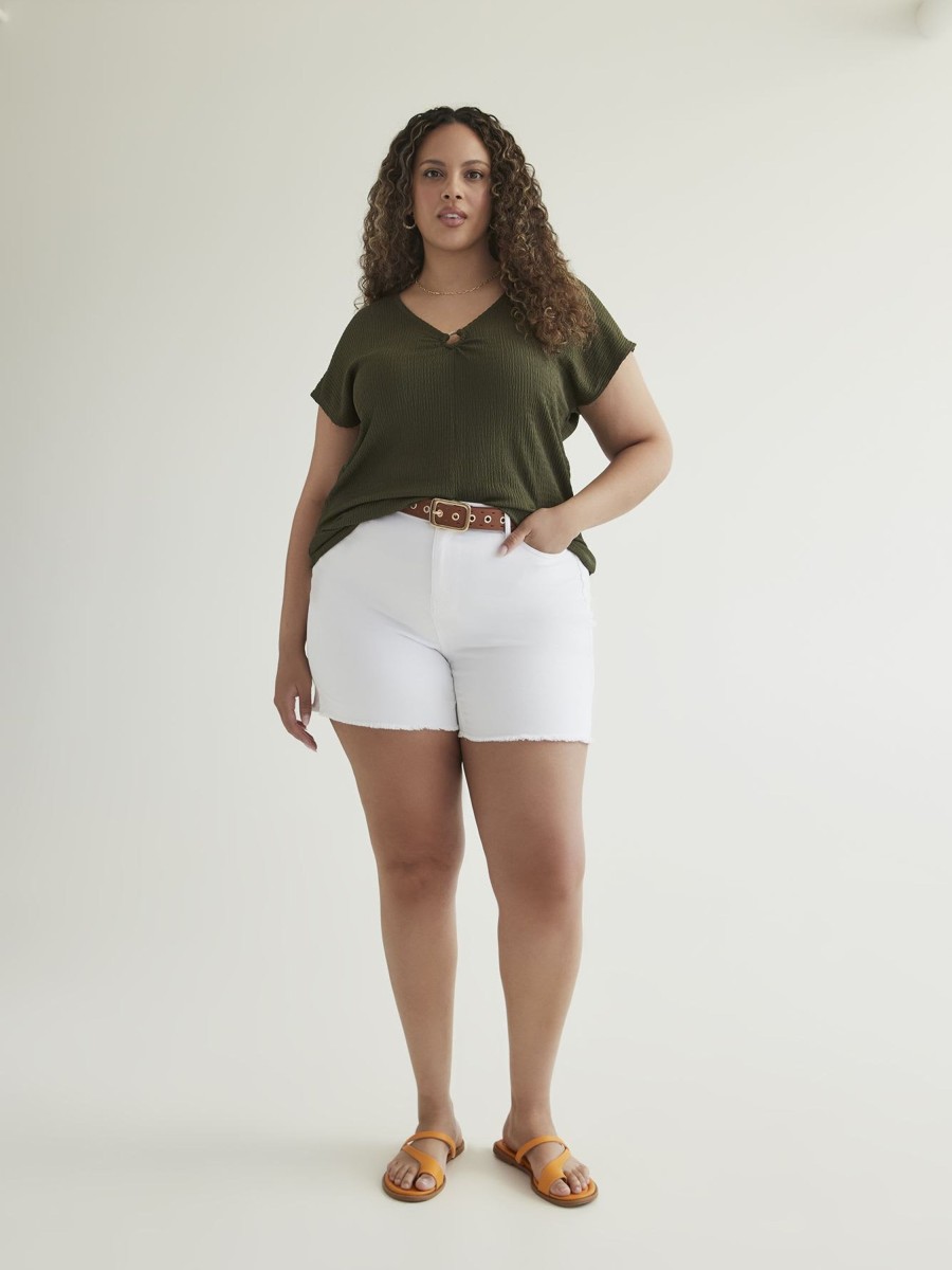 Clothing Penningtons | Responsible, Curvy-Fit Frayed Hem Denim Shorts, White - D/C Jeans